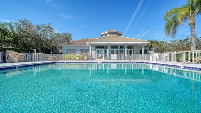 view of swimming pool