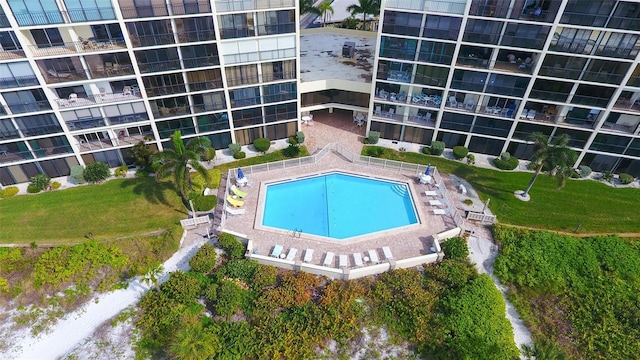 view of swimming pool