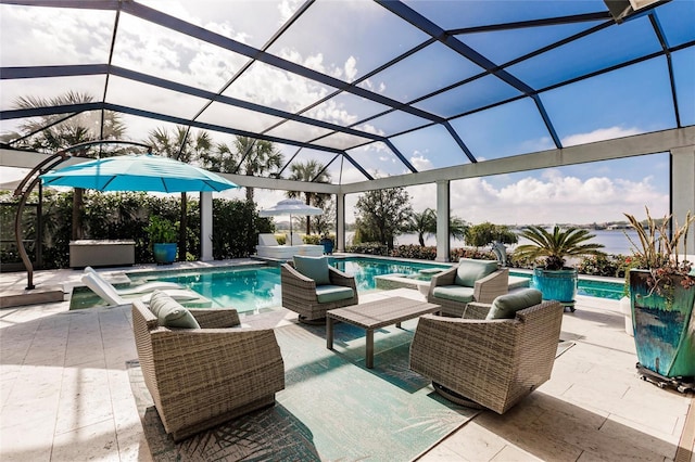 view of pool featuring an in ground hot tub, an outdoor living space, glass enclosure, and a patio area