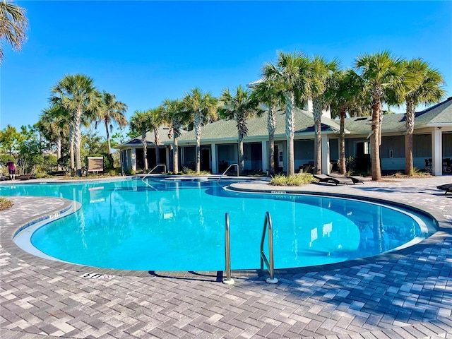 view of swimming pool