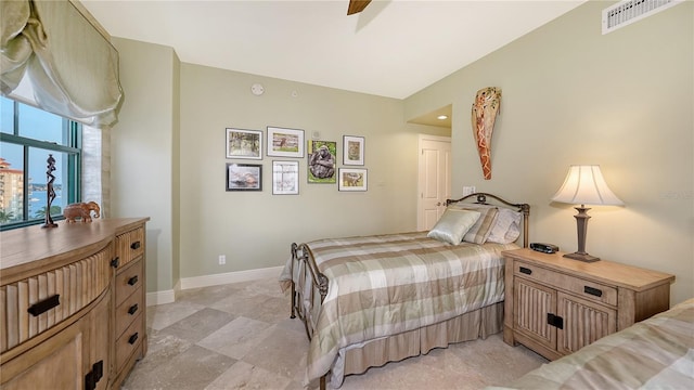 bedroom with ceiling fan