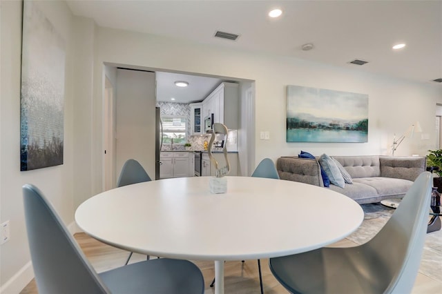 730 40th St, Sarasota, FL 34234 - dining area featuring recessed lighting