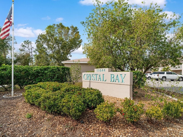 view of community / neighborhood sign