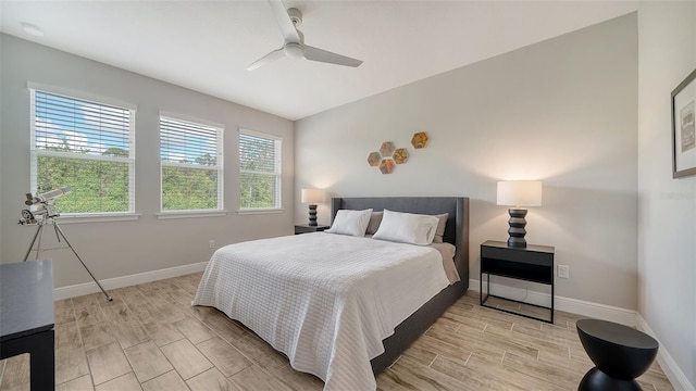 bedroom featuring ceiling fan