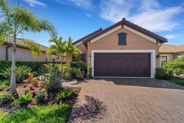 view of front facade with a garage