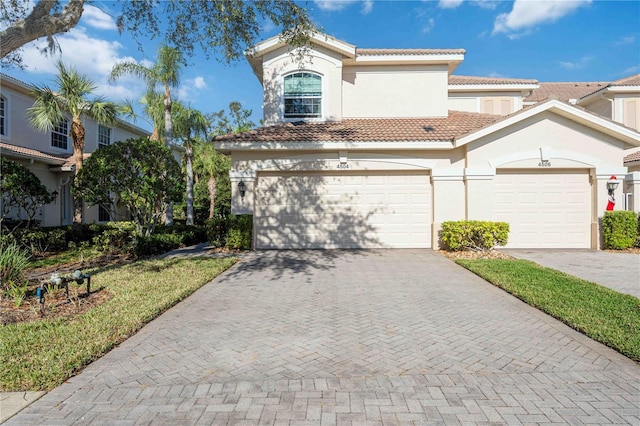 view of front facade with a garage