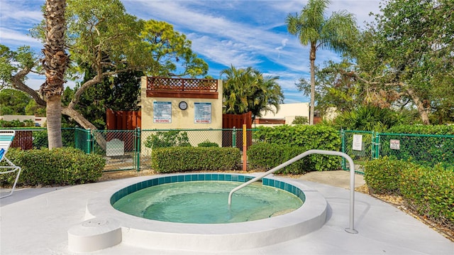 view of swimming pool