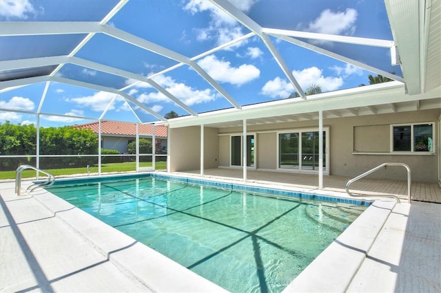 482 Rubens Dr E, Nokomis, FL 34275 - swimming pool featuring a patio area and a lanai
