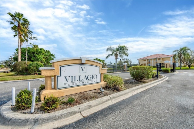 view of community / neighborhood sign