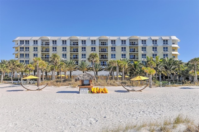 915 Seaside Drive 312, Weeks 16-17, Sarasota, FL 34242 - view of home's community