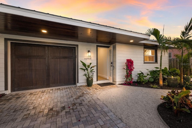 view of front facade with a garage