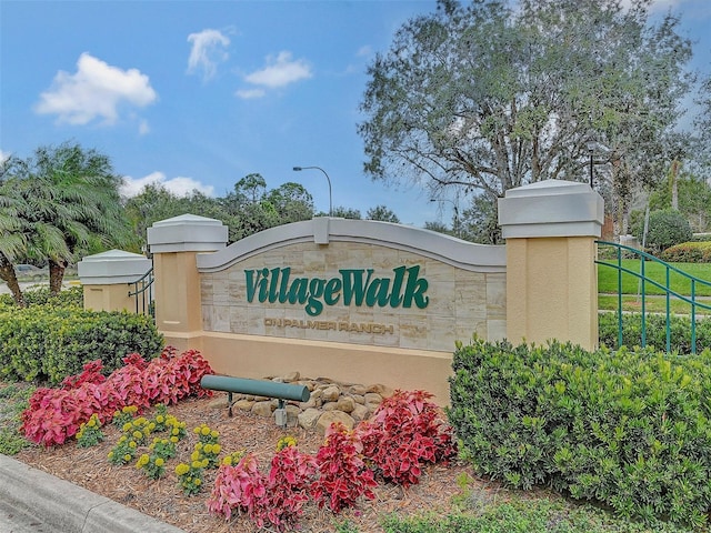 view of community / neighborhood sign