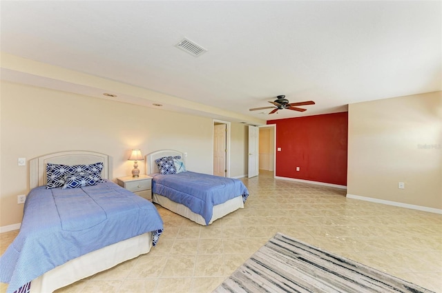 bedroom featuring ceiling fan