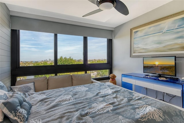 bedroom featuring ceiling fan