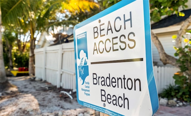 view of community / neighborhood sign