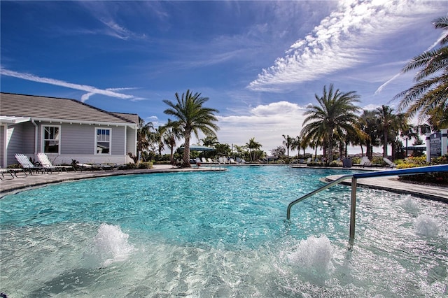 view of swimming pool