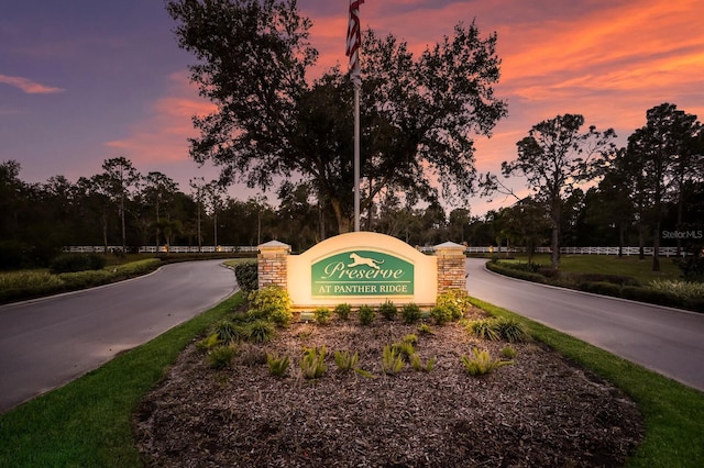 view of community / neighborhood sign