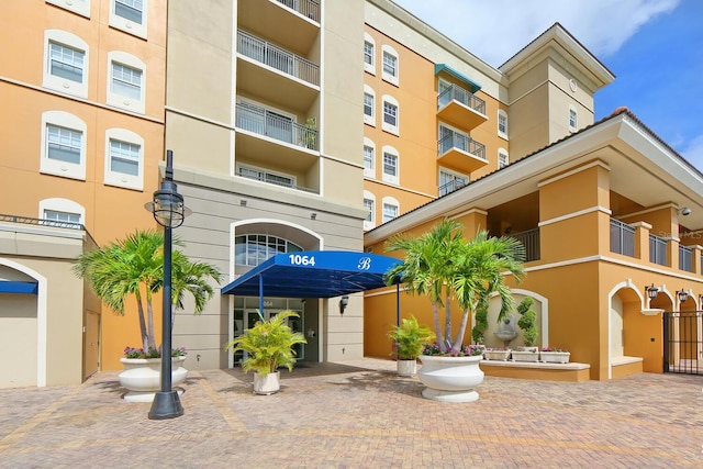 Listing photo 3 for 1064 N Tamiami Trl Unit 1414, Sarasota FL 34236