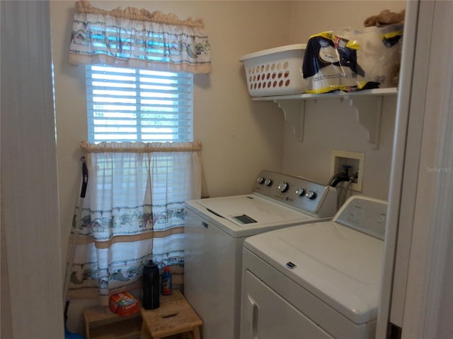 5115 44th St W, Bradenton, FL 34210 - washroom featuring independent washer and dryer and laundry area