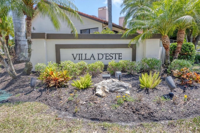 view of community / neighborhood sign