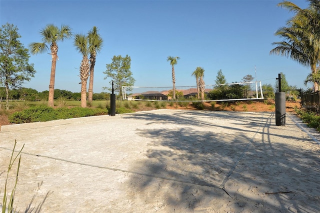 surrounding community with volleyball court