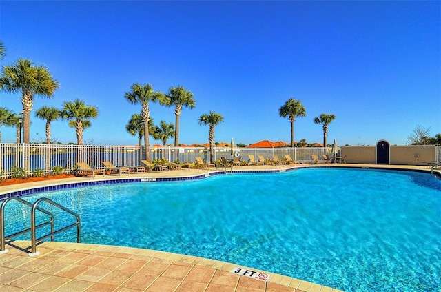 view of swimming pool