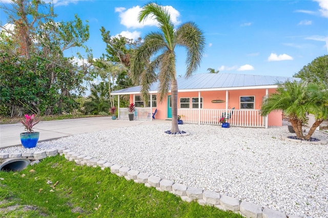 exterior space featuring a porch