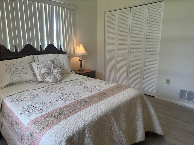 430 Botticelli Dr Unit 430, Nokomis, FL 34275 - bedroom featuring wood finished floors and a closet