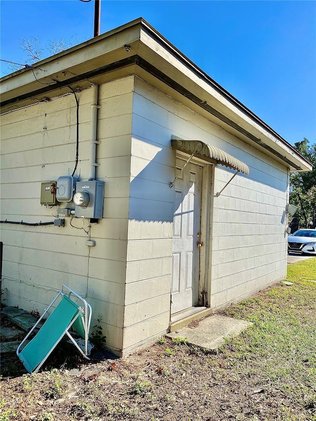 view of side of home