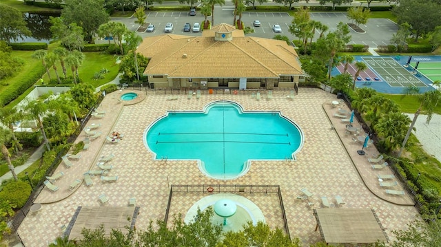 view of swimming pool