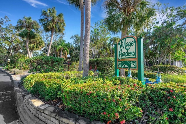 view of community / neighborhood sign