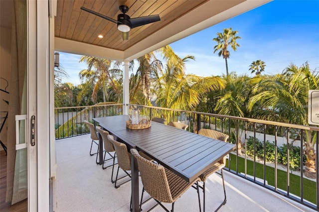 balcony with ceiling fan