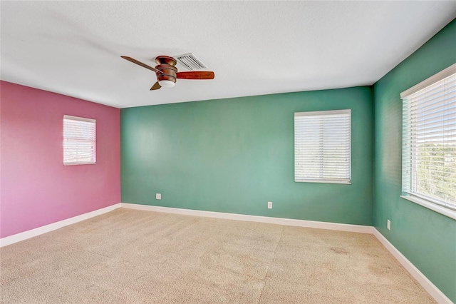 empty room with ceiling fan