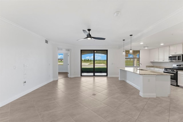 kitchen featuring stainless steel appliances, a kitchen island with sink, ceiling fan, decorative light fixtures, and white cabinetry