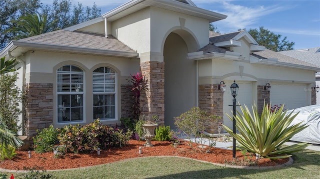 view of front facade featuring a garage