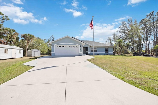 view of front of house featuring a front lawn