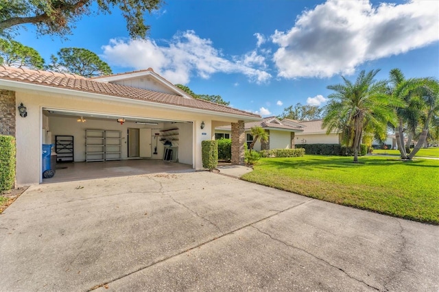 view of front of home featuring a front yard