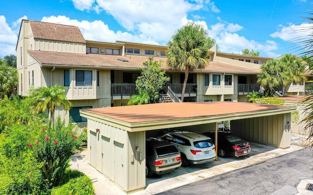 view of front of home with a balcony