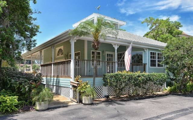 view of front of property with covered porch