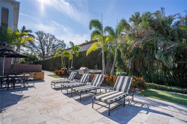 1541 Bay Point Dr, Sarasota, FL 34236 - view of patio / terrace