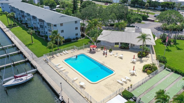 bird's eye view featuring a water view