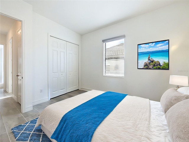 bedroom featuring a closet