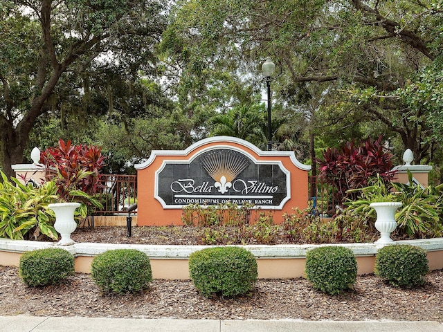 view of community / neighborhood sign