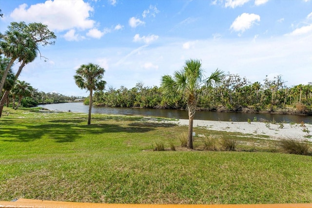 view of yard featuring a water view