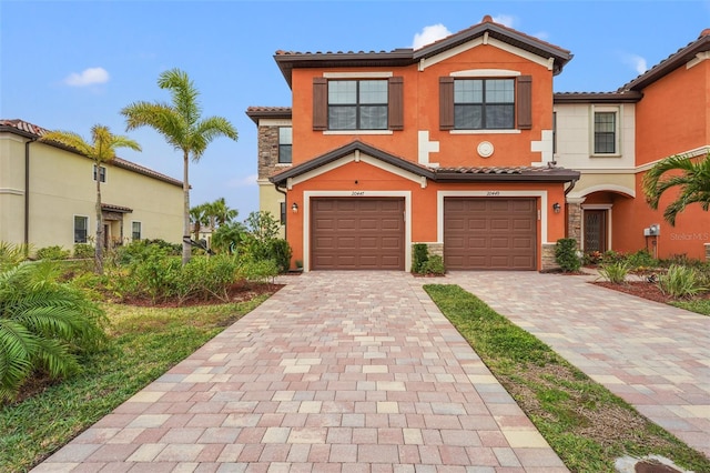 view of front of property featuring a garage