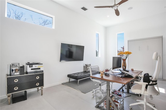 office with ceiling fan, recessed lighting, visible vents, and baseboards