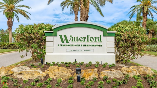 view of community / neighborhood sign