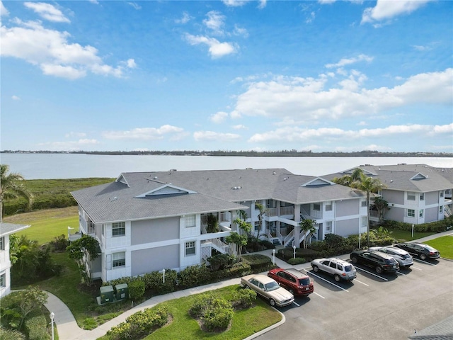 bird's eye view with a water view