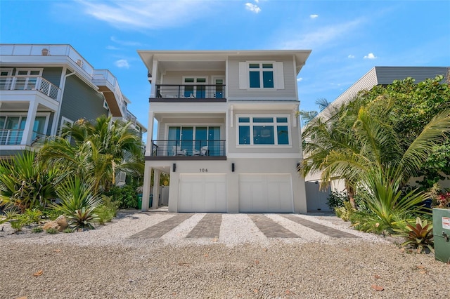 view of front facade featuring a garage