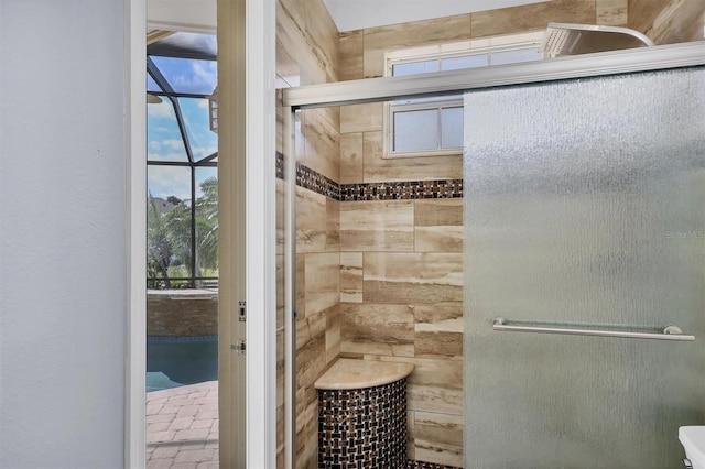 4708 Clipper Dr, Bradenton, FL 34208 - full bath featuring a tile shower and a wealth of natural light